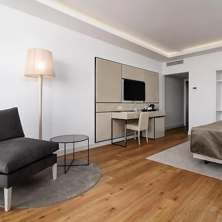 Jupiter Hotel 5*